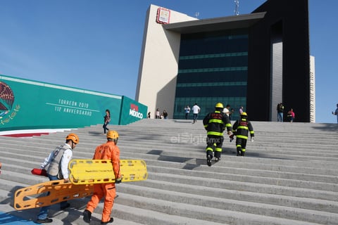 Bajo la coordinación de Protección Civil Municipal, ejecutaron diversas maniobras por supuestas emergencias, tales como personas con diversos tipos de lesiones, rescates en áreas especiales y atención de incendios en general.