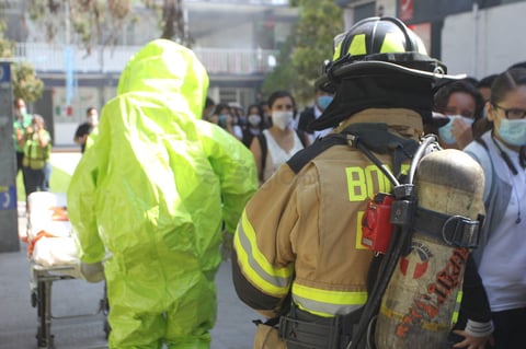 Emergencia derivada del laboratorio en el que se imparte dicha materia en este plantel.