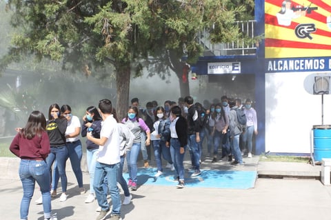 El simulacro comenzó a las 11:30 horas, con hipótesis de emergencia química.