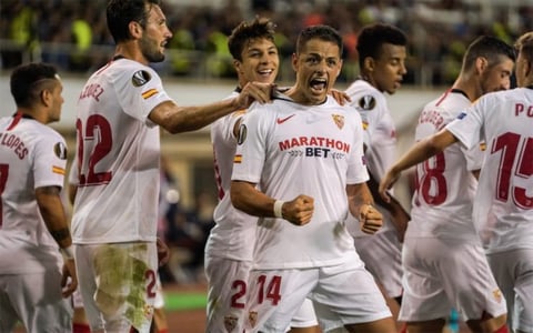'Chicharito' anota en la goleada del Sevilla en Europa League