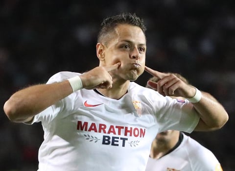 'Chicharito' anota en la goleada del Sevilla en Europa League