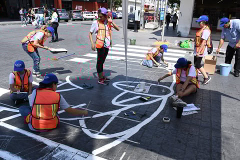 Los peatones deben caminar más distancia para cruzar de una esquina a otra.