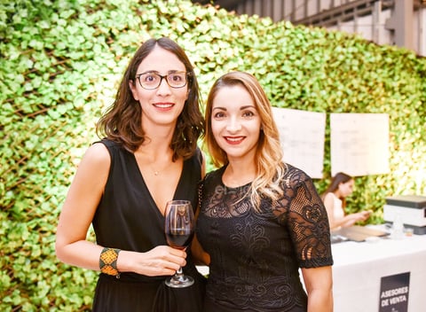 Mirna del Río y Martha Corral