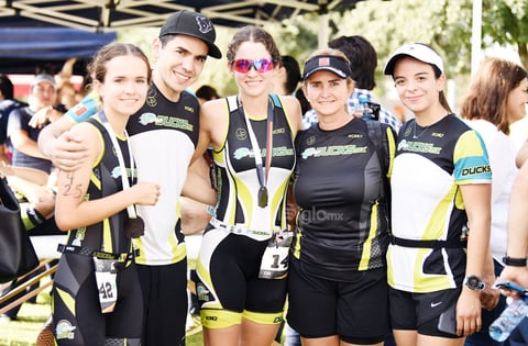 Anilú, Tere, Ana Tere, Bernardo y Ursula.