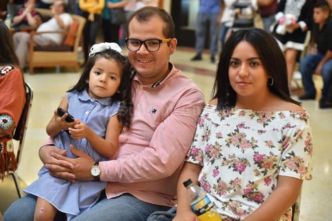 22092019 Irving, Karla y Frida.