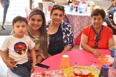 24092019 FESTEJO INFANTIL.  Santiago, Karen, Estela y Ángeles.