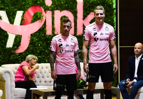 Santos Laguna presenta uniforme rosa conmemorativo a la Lucha Contra el Cáncer de Mama