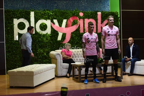 Santos Laguna presenta uniforme rosa conmemorativo a la Lucha Contra el Cáncer de Mama