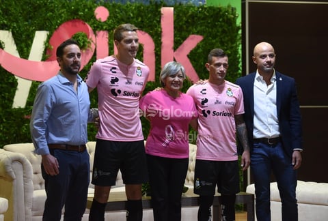Santos Laguna presenta uniforme rosa conmemorativo a la Lucha Contra el Cáncer de Mama