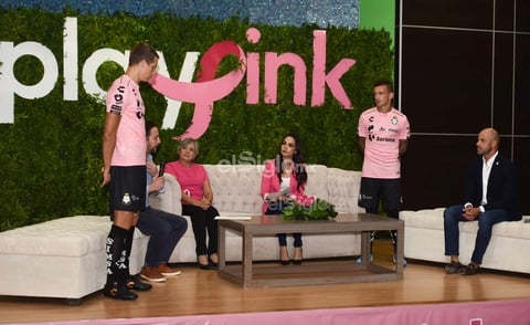 Santos Laguna presenta uniforme rosa conmemorativo a la Lucha Contra el Cáncer de Mama