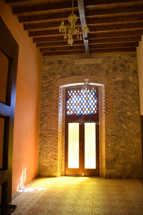 Así, la histórica casa Mudéjar toma aire del presente al futuro.