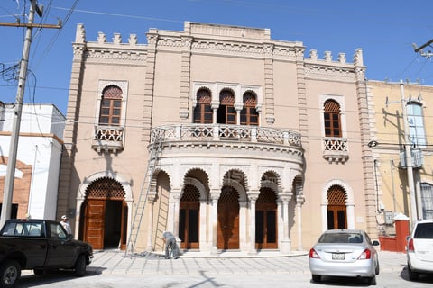 Sin embargo, luego de años en los que el recinto relució, fue a partir de la segunda mitad del siglo XX empezó a decaer, siendo que eventualmente los muros, pisos, ventanales y hasta la fachada del lugar padecieron los estragos del abandono.