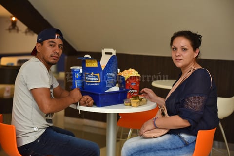 25092019 Manuel y Lizeth.