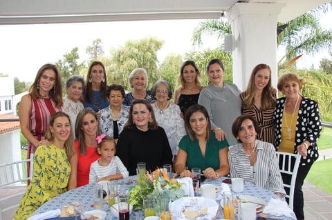 Festeja cumpleaños Luisa Von Bertrab