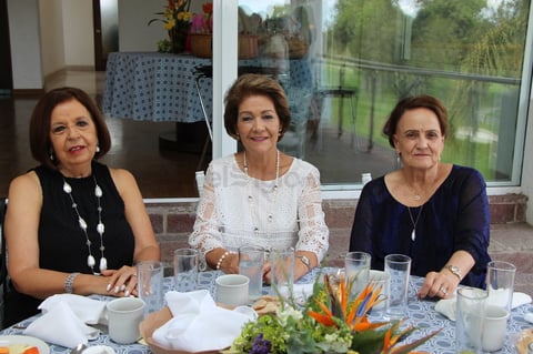 Festeja cumpleaños Luisa Von Bertrab