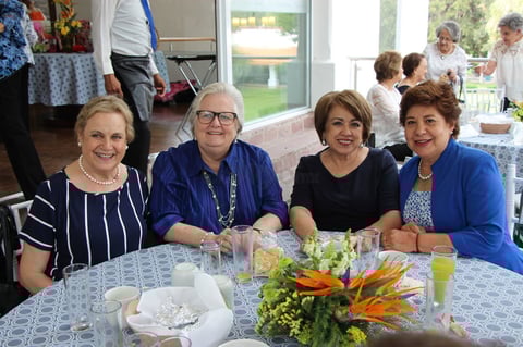 Festeja cumpleaños Luisa Von Bertrab
