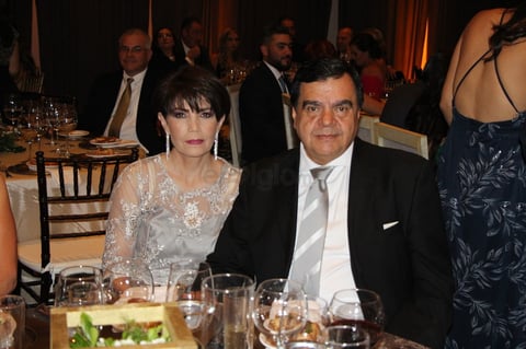 Annie y David se unen en matrimonio