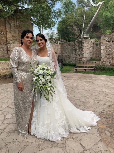 Annie junto a su mamá Mercedes Vázquez.