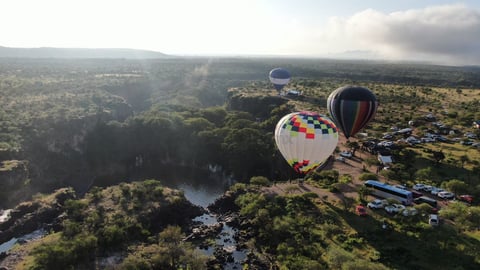 Desde temprano varios globos surcaron el cielo de Durango.