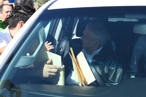 Ciudadanos aprovecharon para hacerle llegar muestras de apoyo.