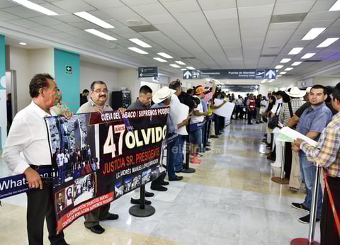 El presidente llegó al aeropuerto de Torreón.