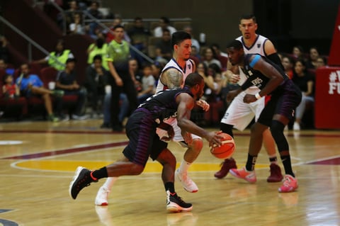 El duelo fue celebrado en el majestuoso Auditorio del Pueblo y con electrónica de 106 a 71.