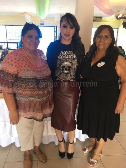 28092019 La festejada lució feliz.