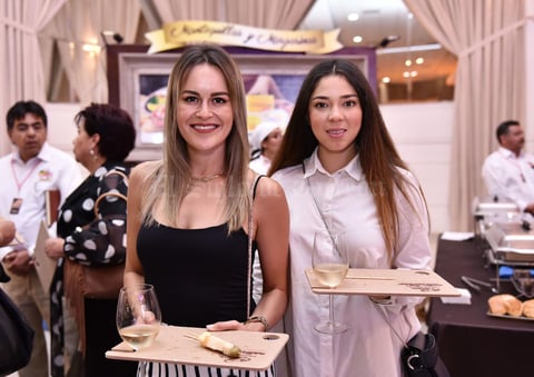 28092019 Karla Savage y Mayra Buenfil.