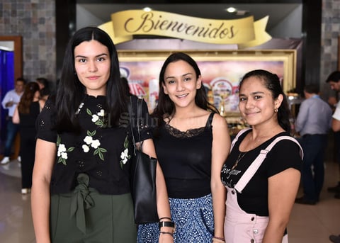 28092019 Elisa, Andrea y Zayra.