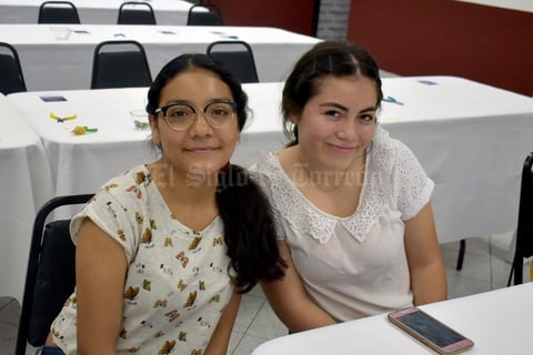 30092019 Ashley y Valeria.