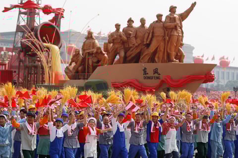 Pasaron por la Plaza de Tiananmen, el corazón simbólico del país.