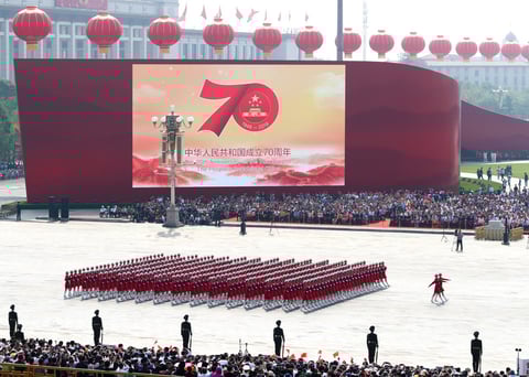El desfile militar recorrió el centro de Beijing.