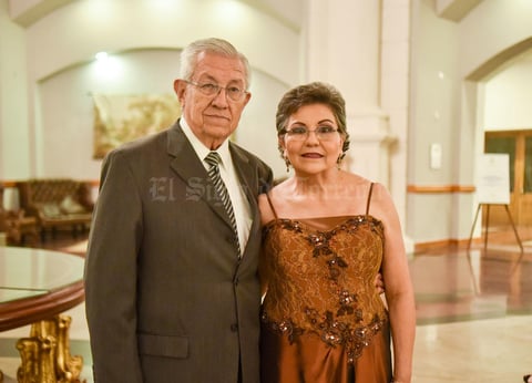 01102019 EN UNOS QUINCE.  Silvia y Enrique.