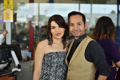 01102019 EN PAREJA.  Valeria y Carlos.
