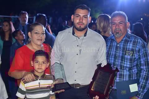 02102019 RECIENTE EVENTO.  Claudia, Javier, Genaro y Ángel.