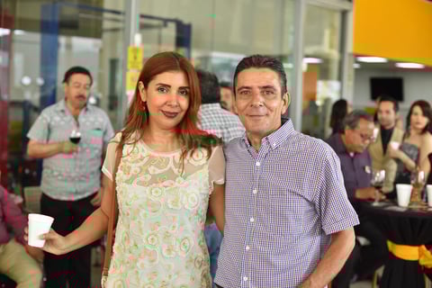 02102019 MUY CONTENTOS . Carmen Delgado y Michael Barbera.
