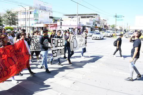 Avanzaron por la ciudad.