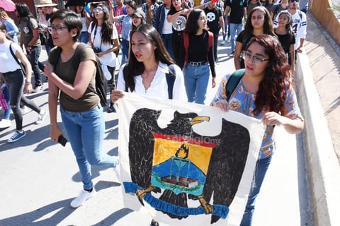 Estudiantes laguneros conmemoraron la fecha.