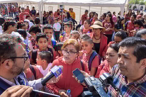 Miembros de la organización Cocopo realizaron una manifestación por calles de la Zona Centro de la ciudad, hasta llegar al museo Francisco Villa, ubicado frente a la plaza IV Centenario.