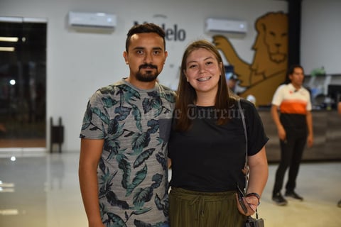 03102019 EN UN CONCIERTO.  Rogelio y Aranza.