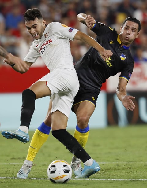 Con gol de 'Chicharito', Sevilla gana en la Europa League
