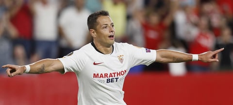 Con gol de 'Chicharito', Sevilla gana en la Europa League