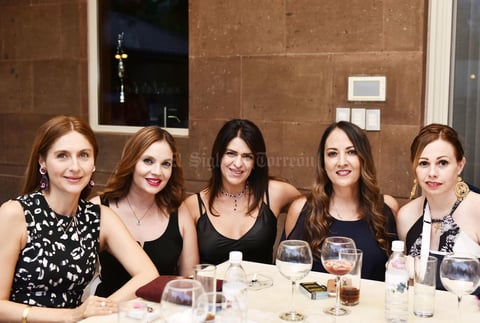 Norma, Vero, Celina, Gloria y Liliana.