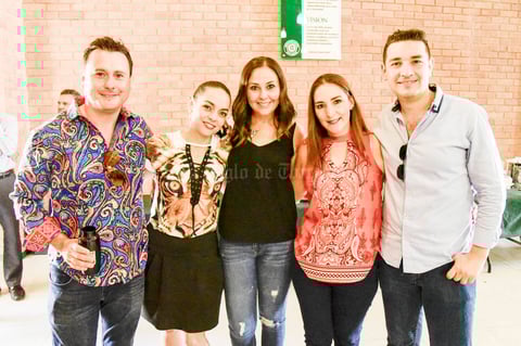 Iván, Mónica, Fernanda, Marcela y Luis.