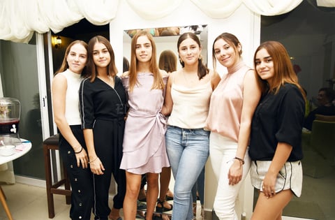 MANUELA, SOFÍA, ÁNGELA, MARYFER, PIA, IVANNA