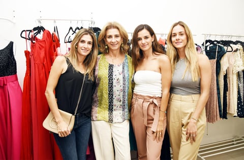 NENI VILLARREAL, NENA FERNÁNDEZ, NEREA VILLARREAL, LUISA VILLARREAL