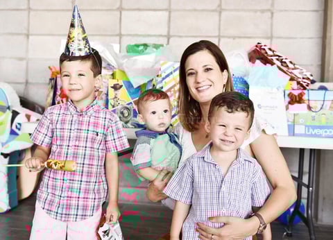 Paty, Daniel, Mateo y Pablo.