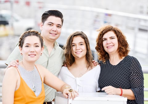 Paulina, Miguel, Adriana y Claudia.
