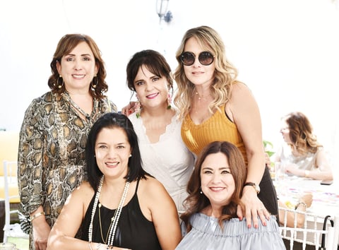 Lucia,Lily,Pily,Cecilia y Ana Isabel