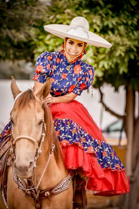 María Inés.